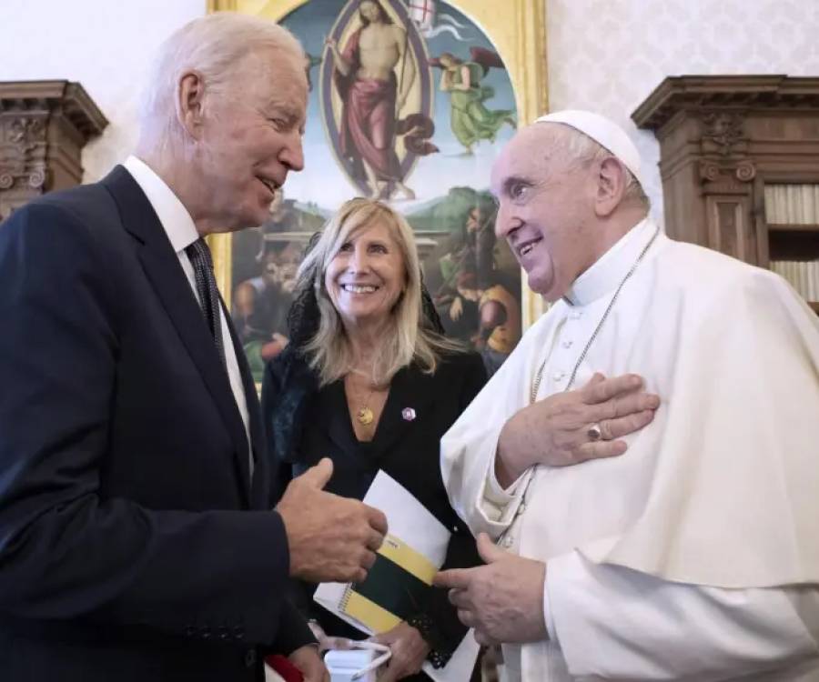 Joe Biden le otorgó al papa Francisco la Medalla Presidencial de la Libertad