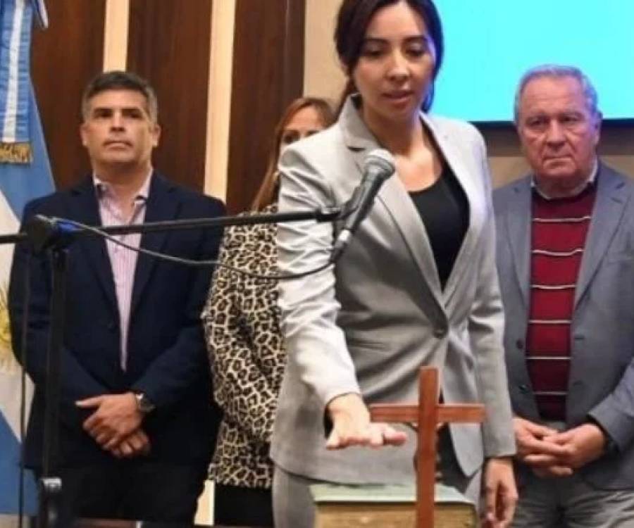 Johana Carrizo asume como nueva Ministra de Salud de la provincia