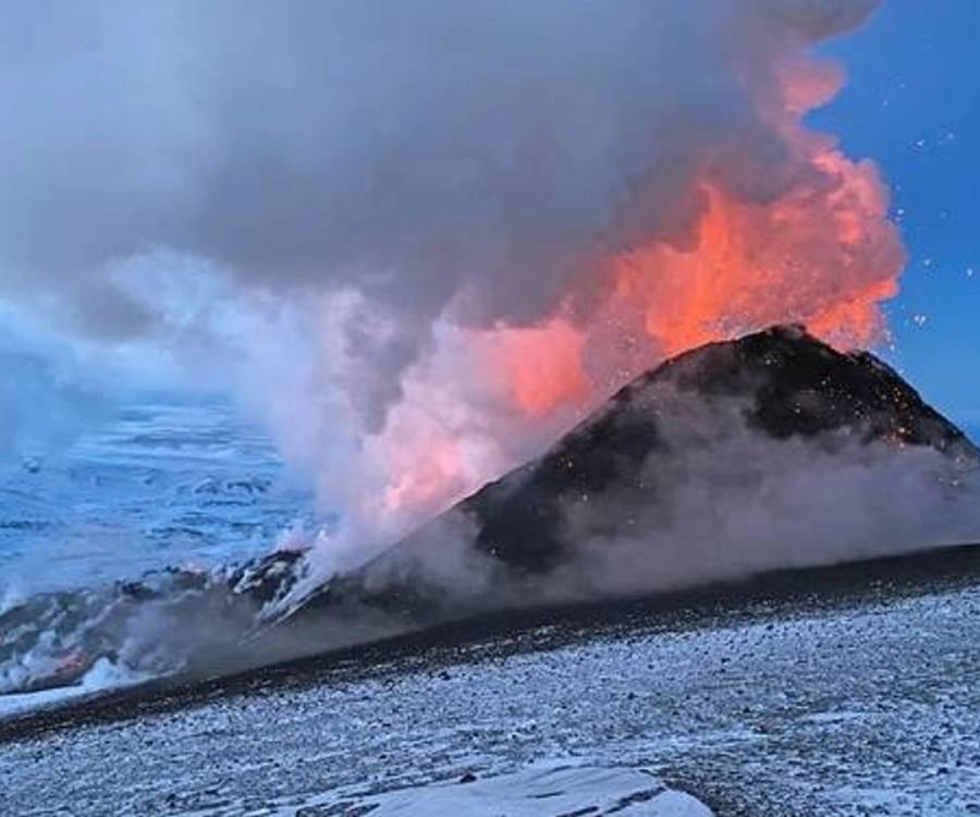 Kamchatka: el volcán Klyuchevskoy entró en actividad tras el histórico sismo