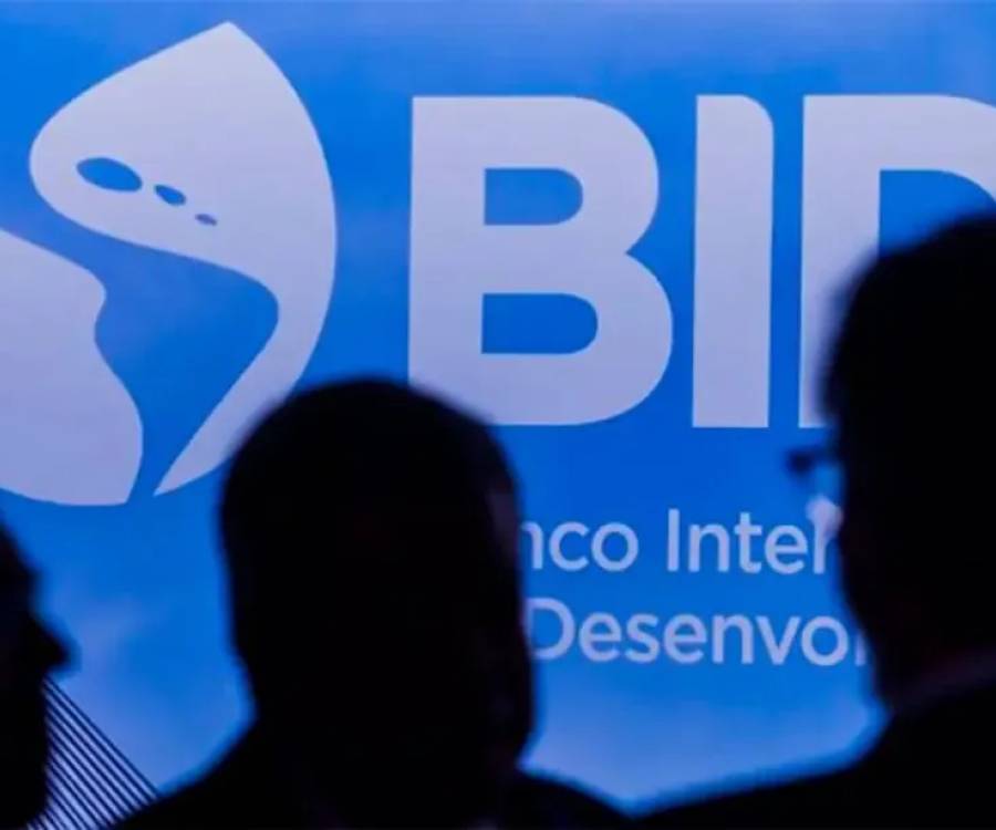 El BID acelerará desembolsos en 2026 con foco en infraestructura y litio
