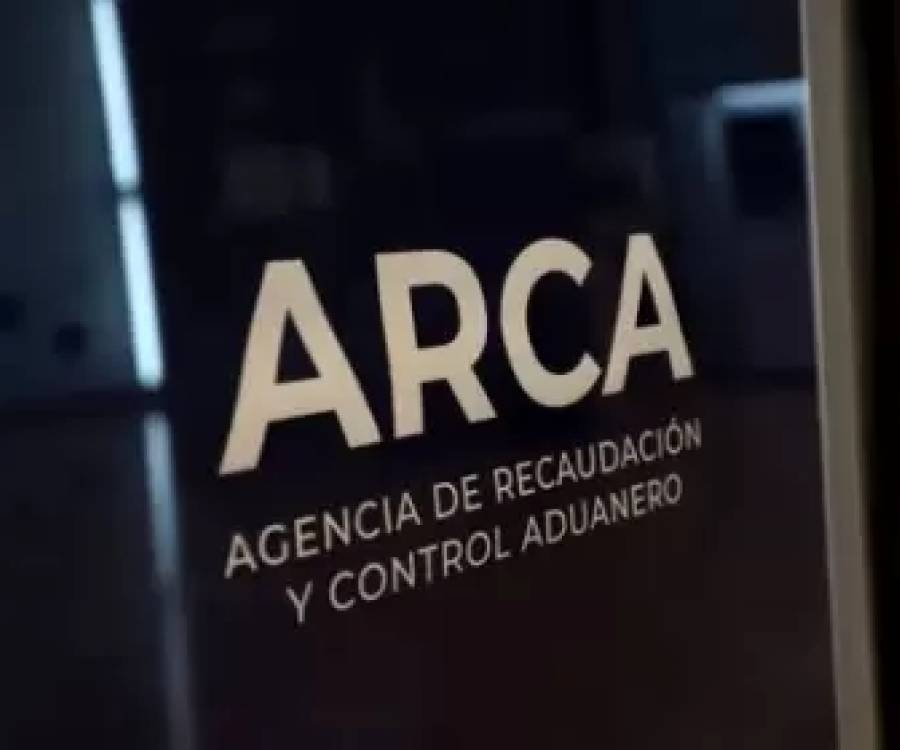 La recaudación tributaria cayó más de 3% en octubre