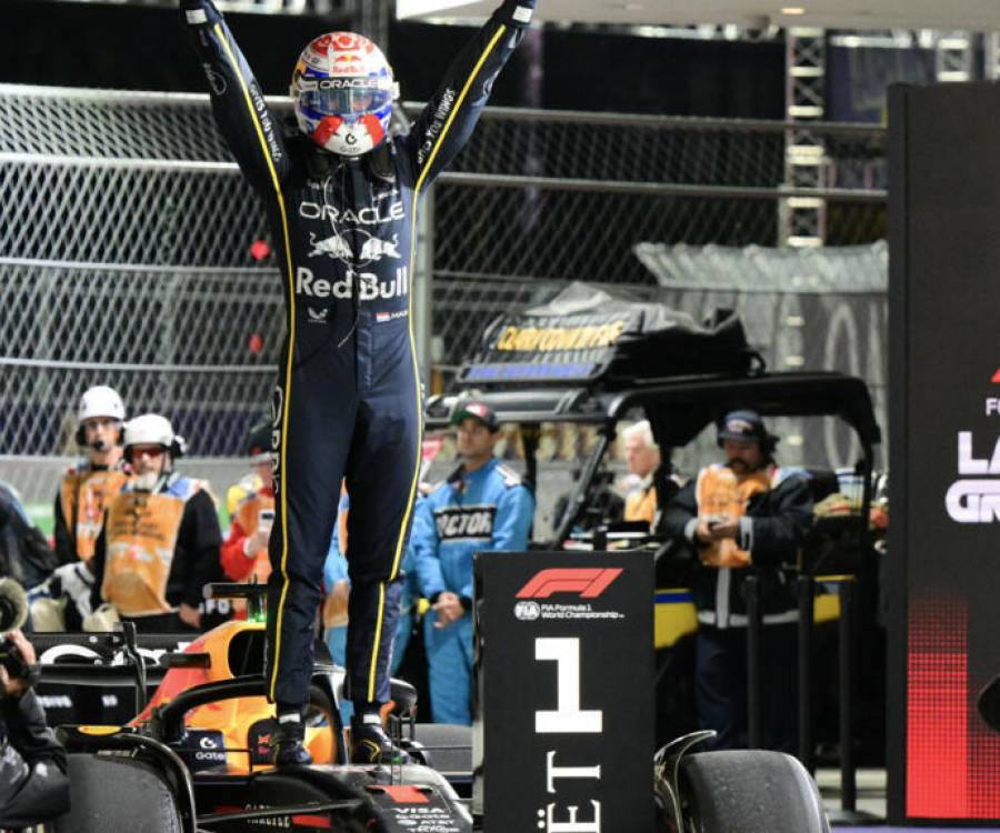 Franco Colapinto terminó 15º en Las Vegas, ganó Max Verstappen y fueron desclasificados los McLaren