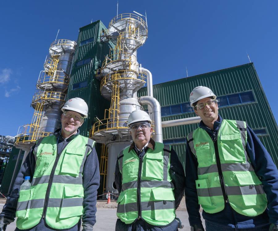 El gobernador Raúl Jalil y el Embajador del Reino Unido visitaron el proyecto Fénix de Río Tinto