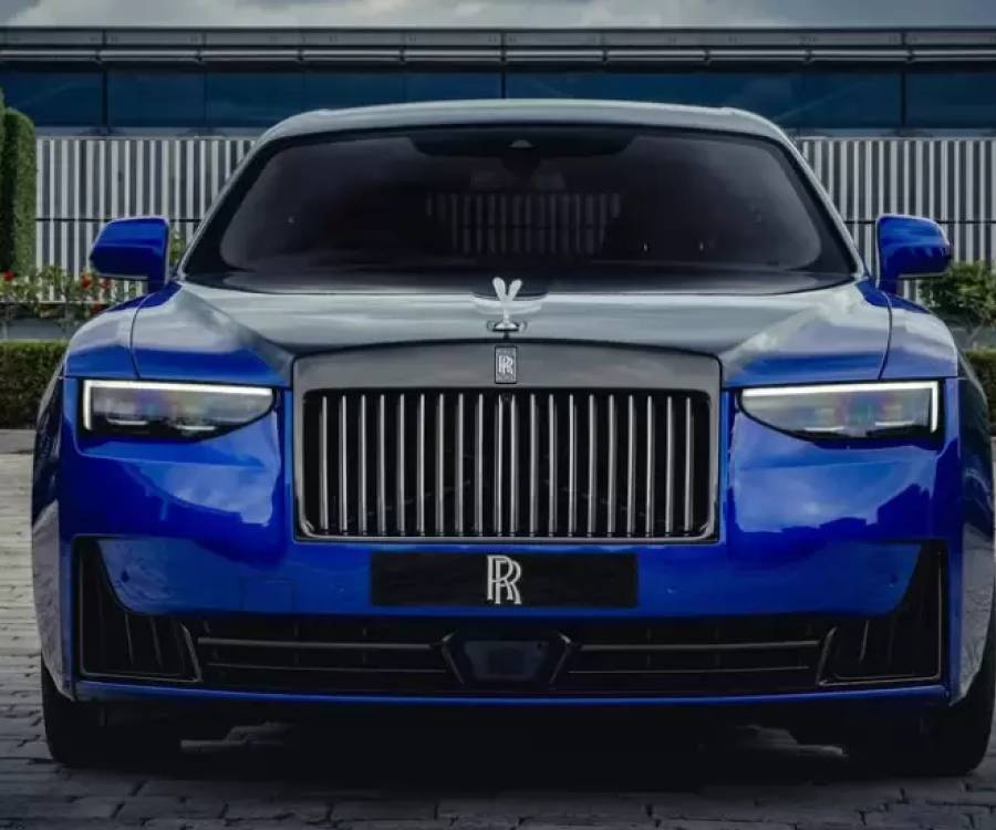 Rolls-Royce revive los arcade de los 80 con un auto de lujo inspirado en Space Invaders y Pac-Man