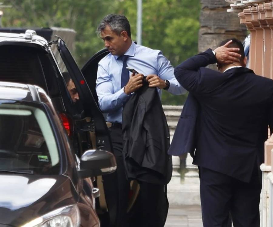 Interna en el gabinete: el ala política acusa a Sturzenegger de detonar la relación con la CGT