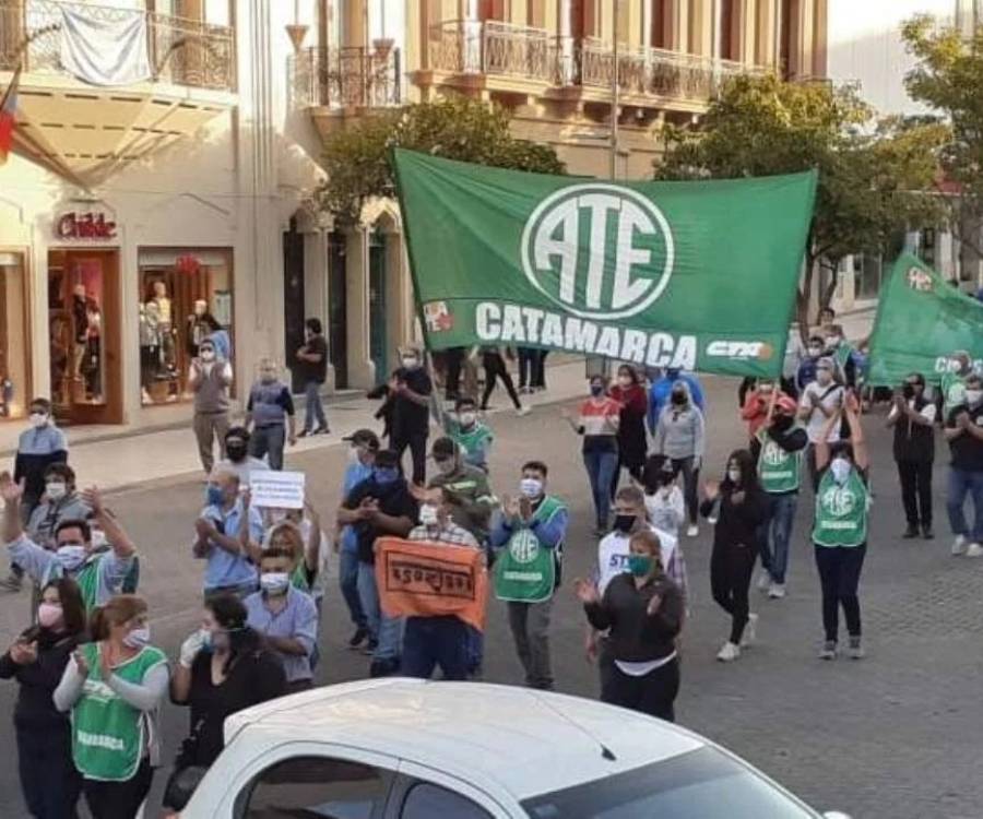 Esta mañana los gremios en Catamarca marcharon contra la reforma laboral