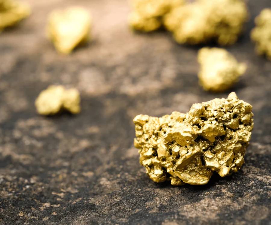 El oro imparable: marcó un nuevo récord, rozó los US$4900.-