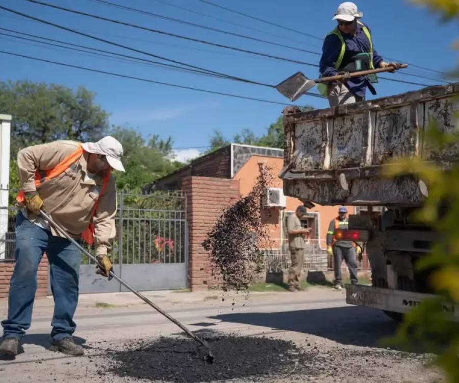 Valle Viejo avanza con trabajos de mantenimiento vial en San Isidro