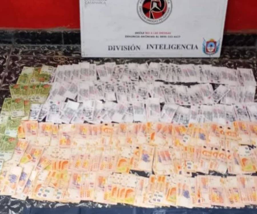 Importante operativo policial: Se incautó más de kilo y medio de cocaína junto con una gran cantidad de dinero