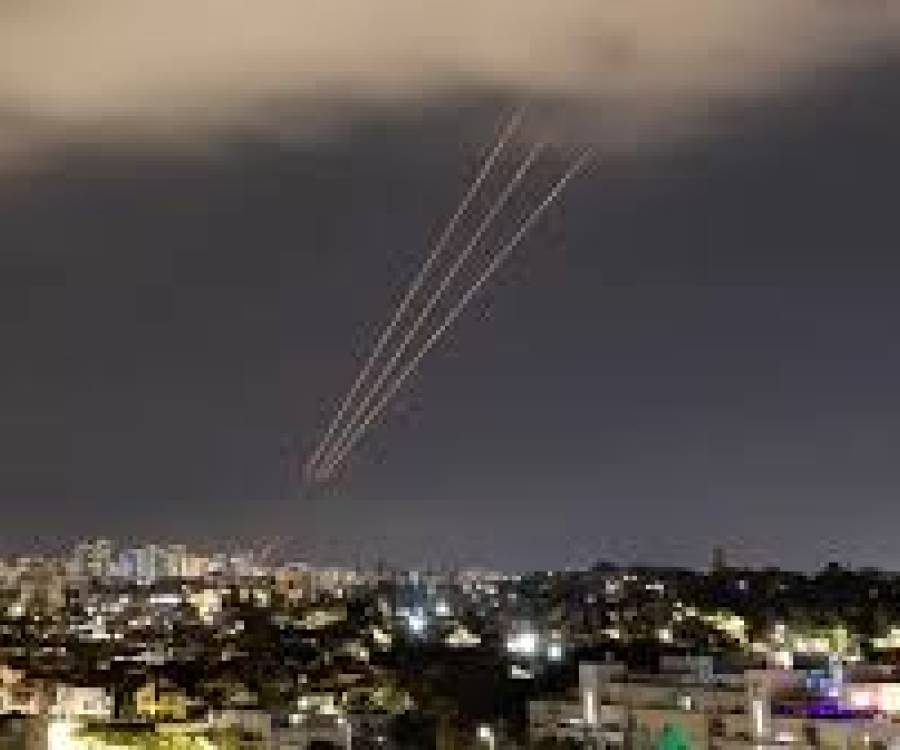 Irán promete un ataque más rápido, fuerte y doloroso si israel responde