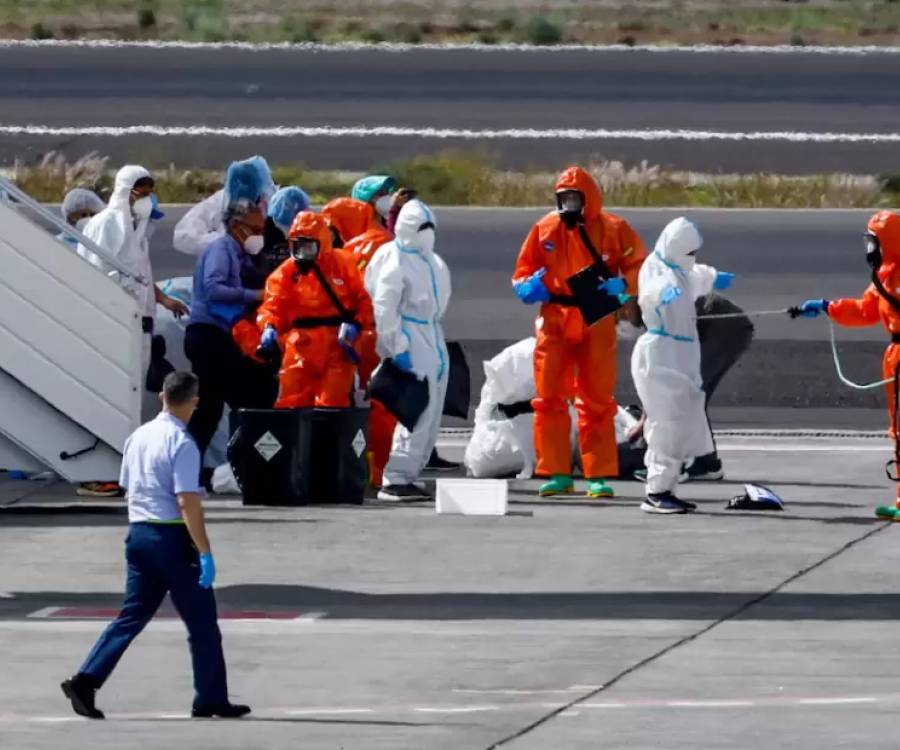 El crucero afectado por hantavirus llegó a Tenerife y activó un amplio operativo sanitario