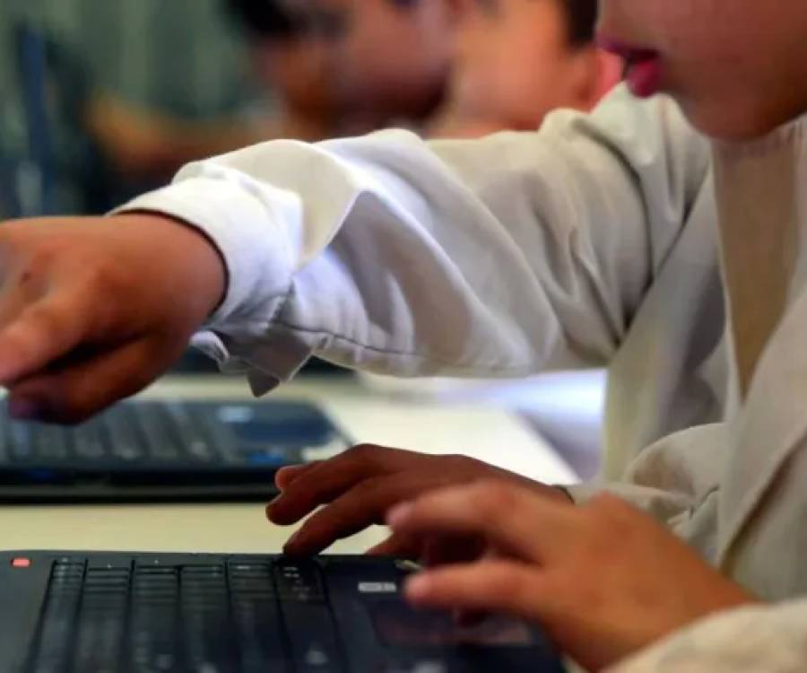 Educación y conectividad: la Provincia garantiza internet en las escuelas