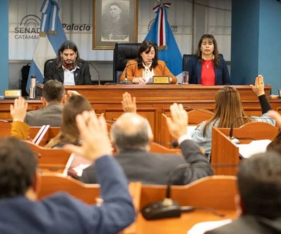 Gobierno consiguió la emergencia económica y se congelan nuevas designaciones de personal