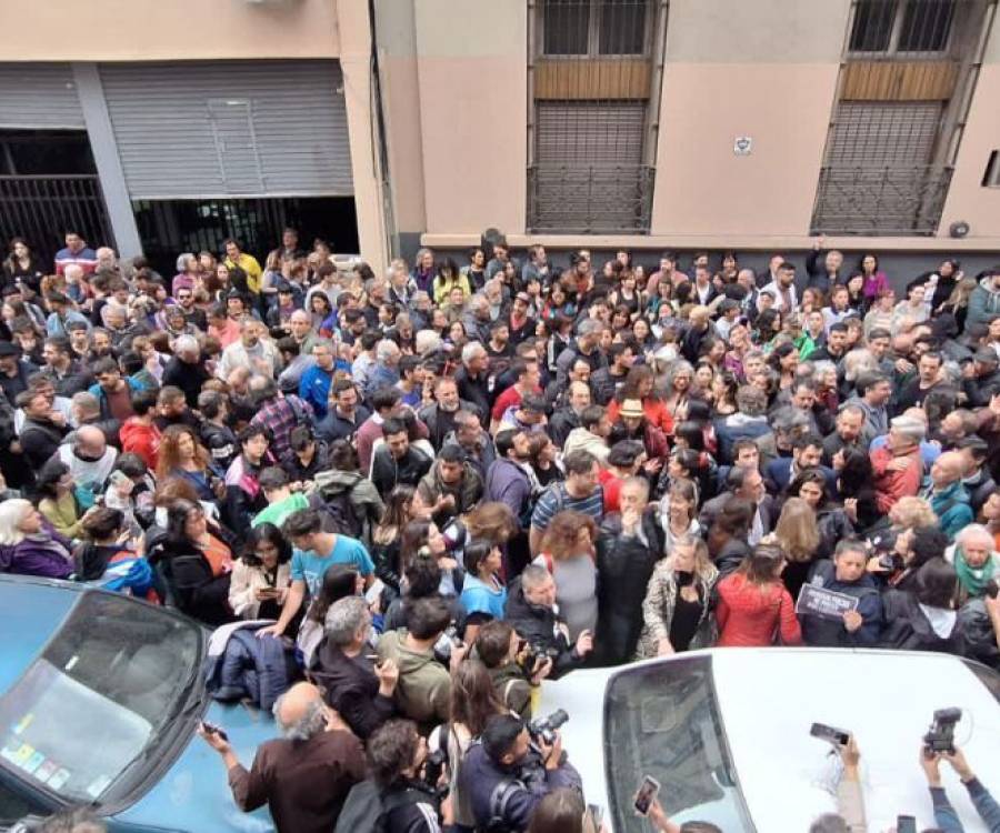 Violencia institucional: convocan a una concentración en Plaza de Mayo en reclamo por los detenidos