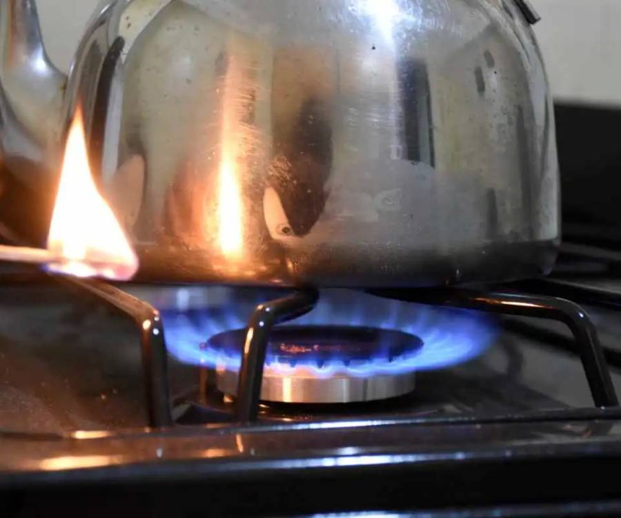 Pésimo negocio: el gobierno paga por el gas boliviano más del doble en dólares que el año pasado