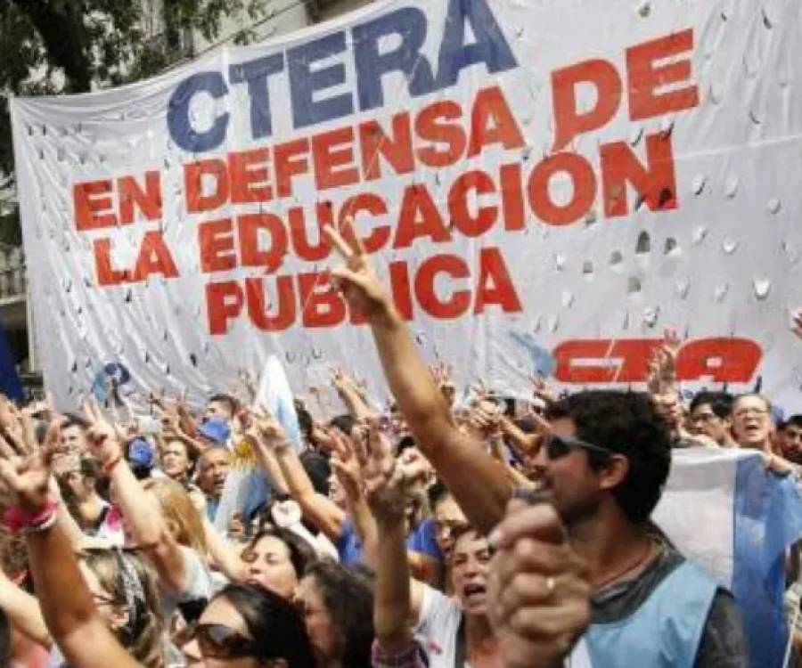 Conflictos docentes en distintos puntos del país por salarios bajos y nuevas leyes