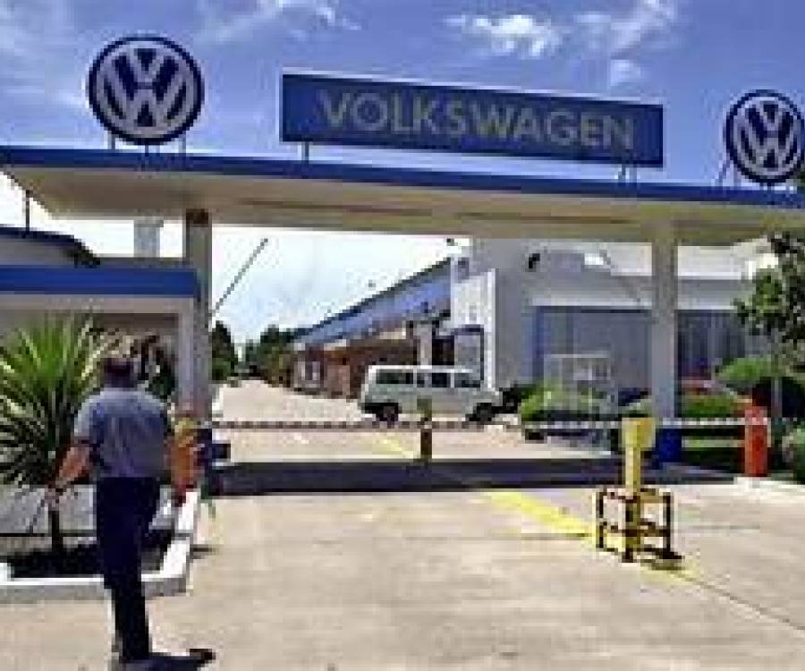Las fábricas automotrices de Córdoba reducen su producción por la menor demanda de autos 0 km