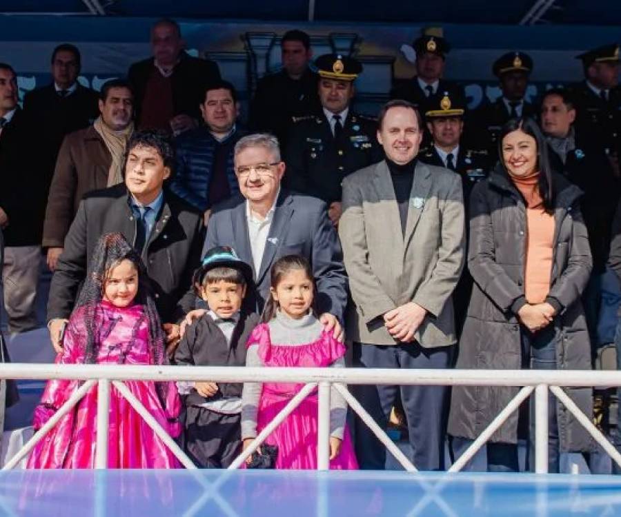 En la celebración del aniversario de la Independencia, Raúl convocó a un Pacto Catamarqueño en agosto