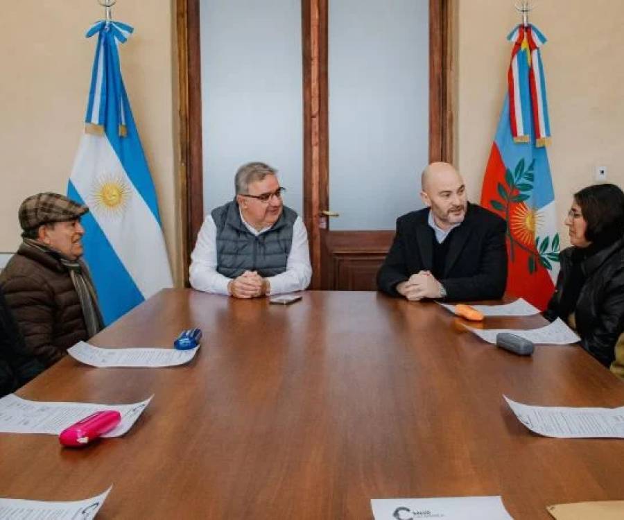 Pacientes de distintos puntos de la provincia recibieron sus nuevos anteojos