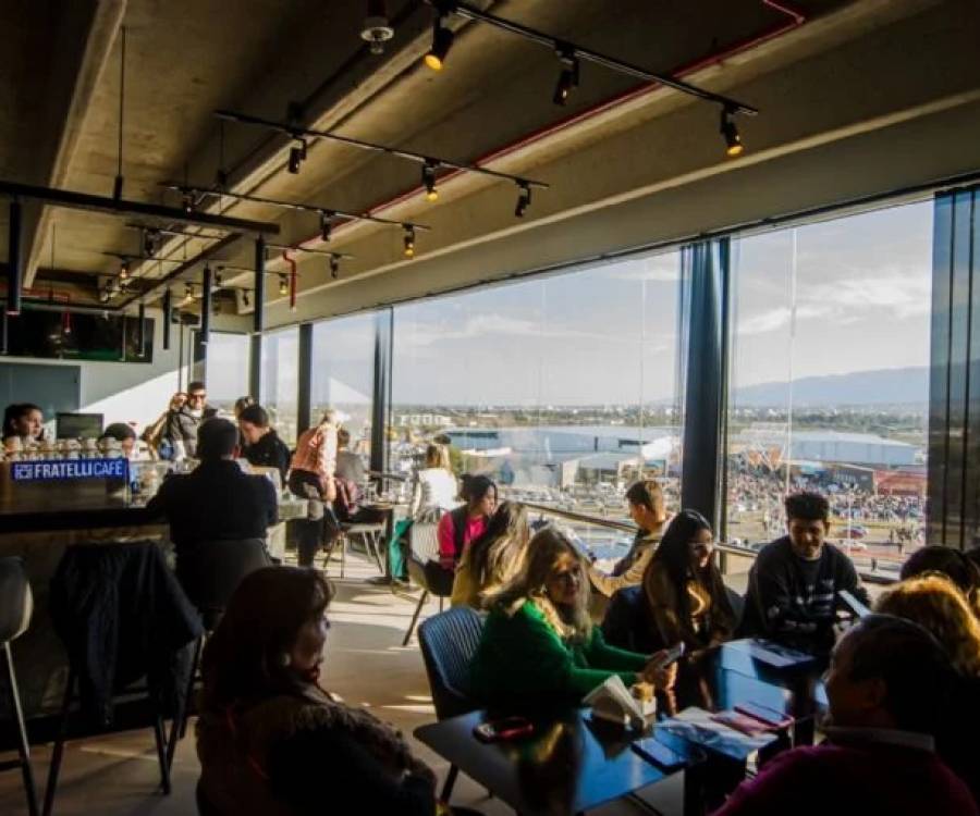 Bicentenario Bar, una nueva propuesta gastronómica en el Estadio con las mejores vistas a la ciudad y las montañas!