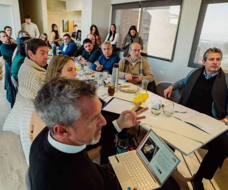 Articulan estrategias para fortalecer el turismo