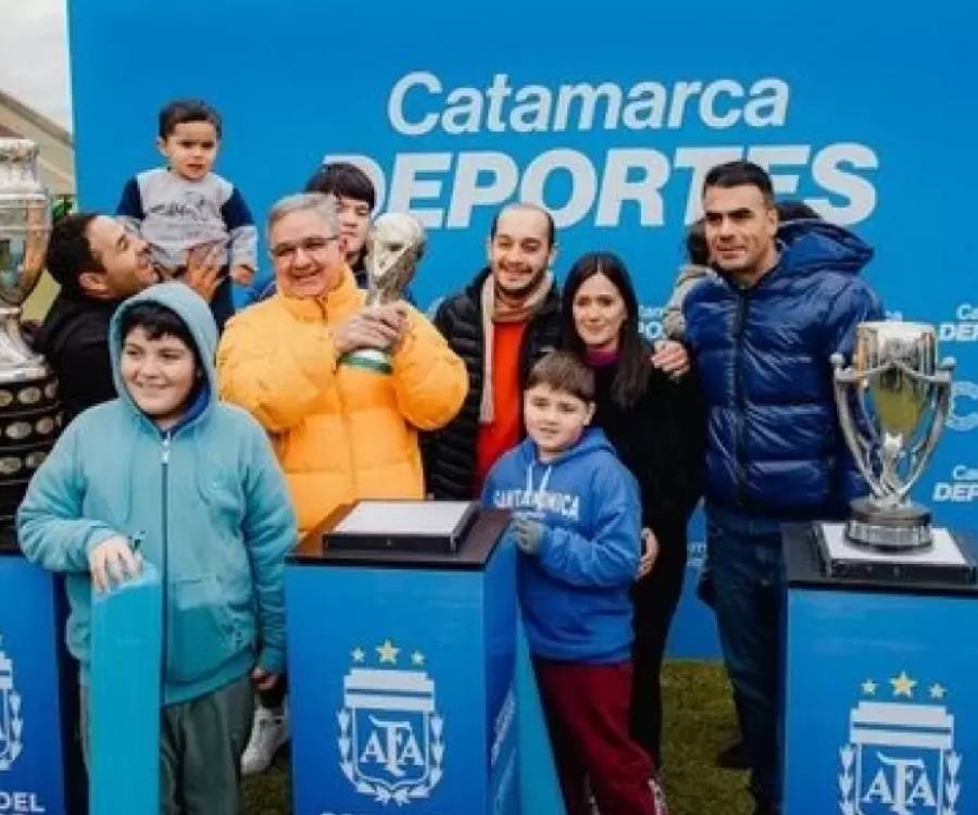 Jalil destacó la presencia de las Copas de la Scaloneta en el ultimo día del Poncho