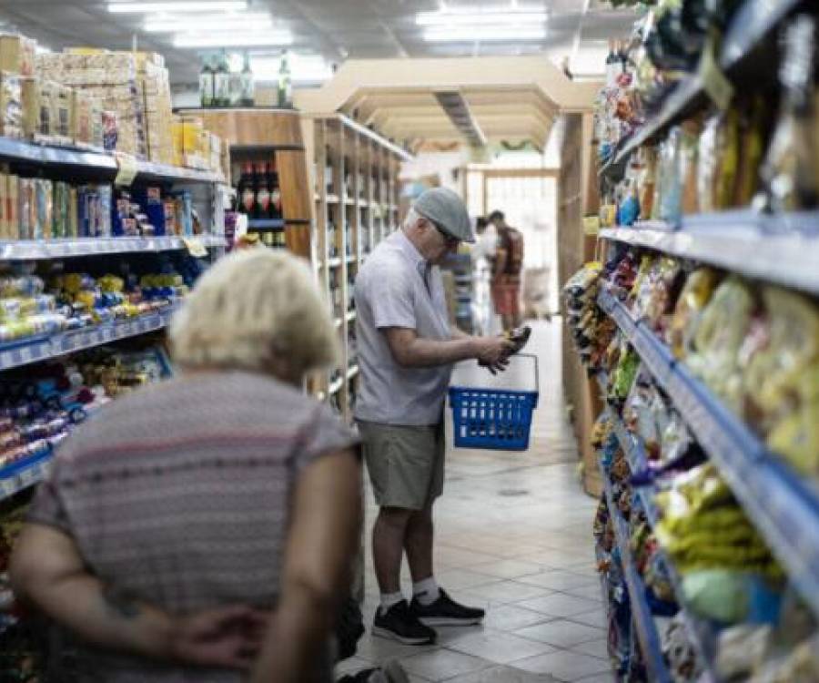 Las ventas en comercios minoristas cayeron en febrero un 25,5%