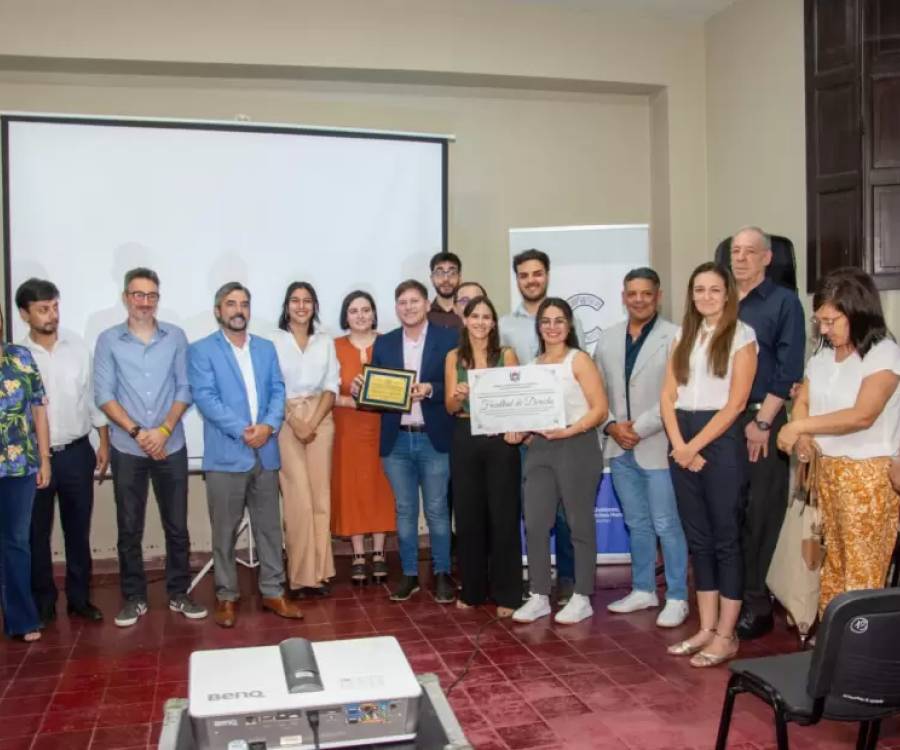 La Facultad de Derecho fue distinguida con el Premio al Compromiso a los Derechos Humanos