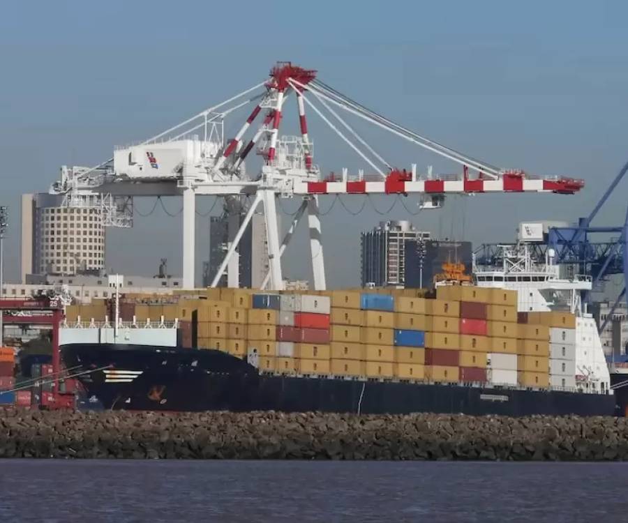 El Gobierno modificó una norma clave para facilitar las importaciones baratas