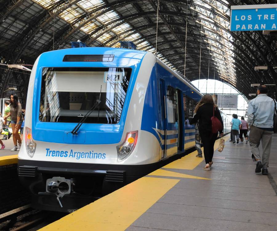 El Gobierno inició la compra de locomotoras a China
