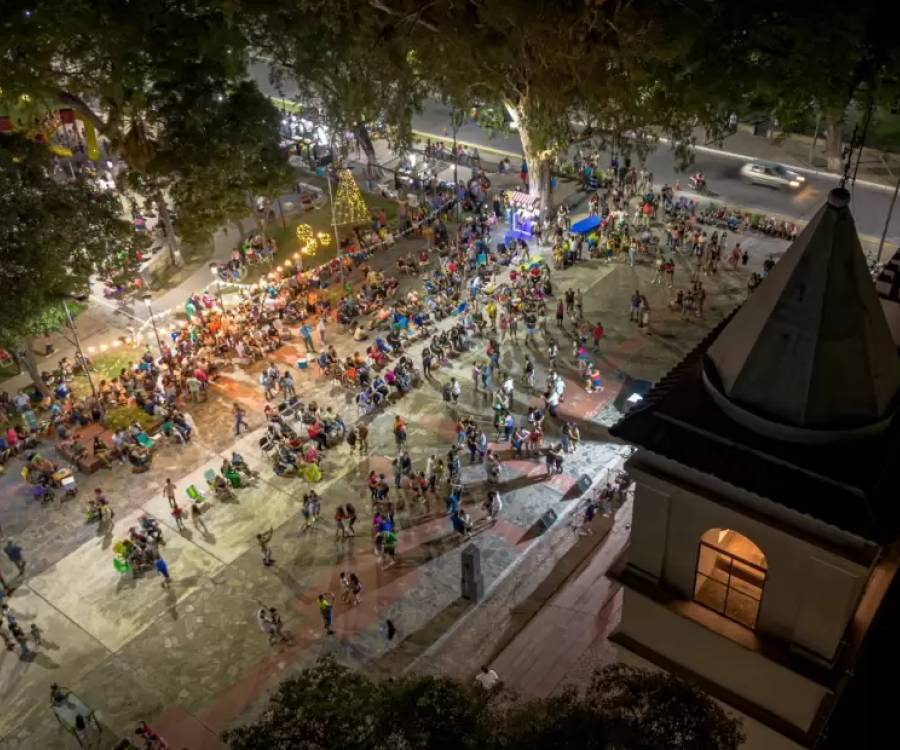 Fray Mamerto Esquiú vibra con los Viernes Culturales y el Vení a la Plaza