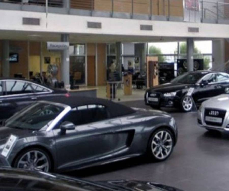 El Gobierno Nacional redujo los impuestos a los autos de lujo importados