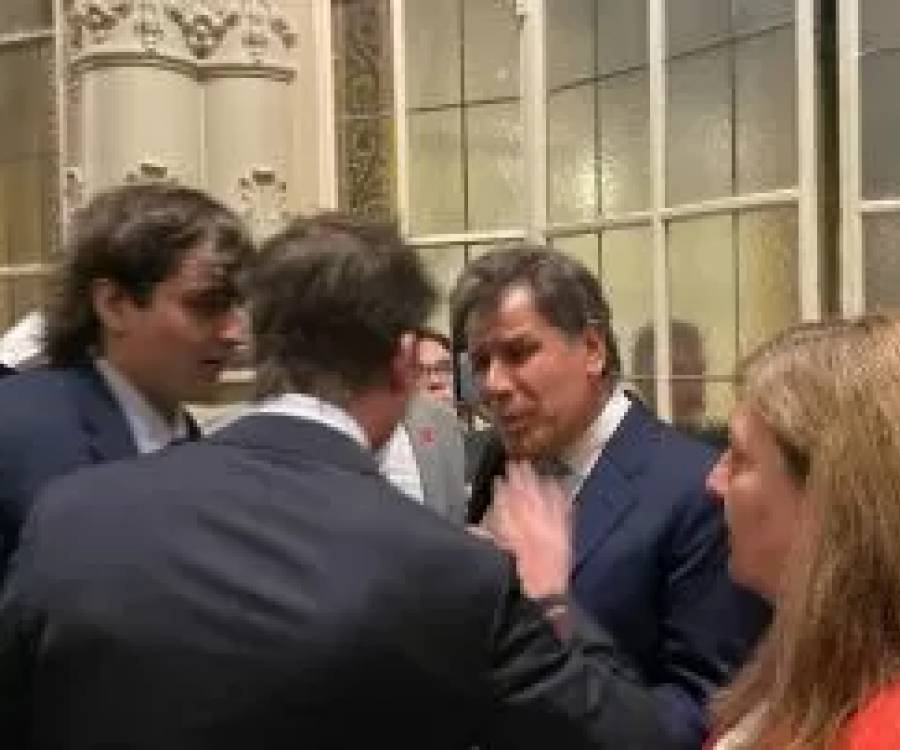 Denunciaron formalmente a Santiago Caputo