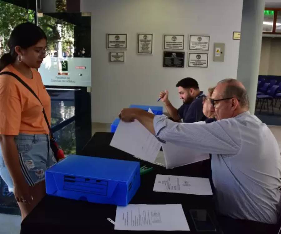 Comenzaron las preinscripciones presenciales para Medicina