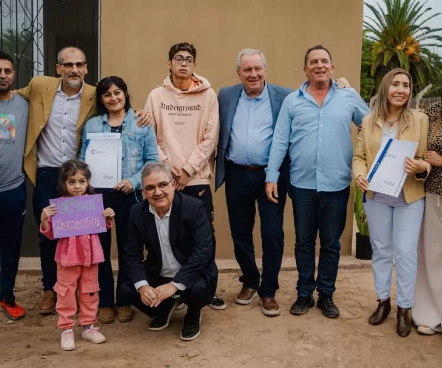 El Gobierno entregó nuevas viviendas en el Valle Central