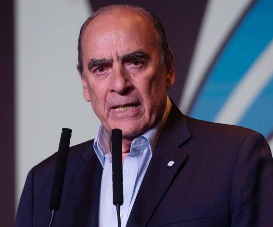 Tensión con los gobernadores: El Gobierno advierte que el Presidente podría vetar una coparticipación