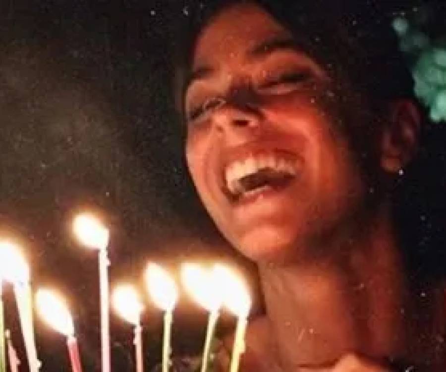 El festejo íntimo de cumpleaños de Tini Stoessel: amigas, vino y risas