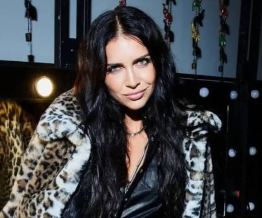Cuero y animal print, la combinación explosiva de Zaira Nara