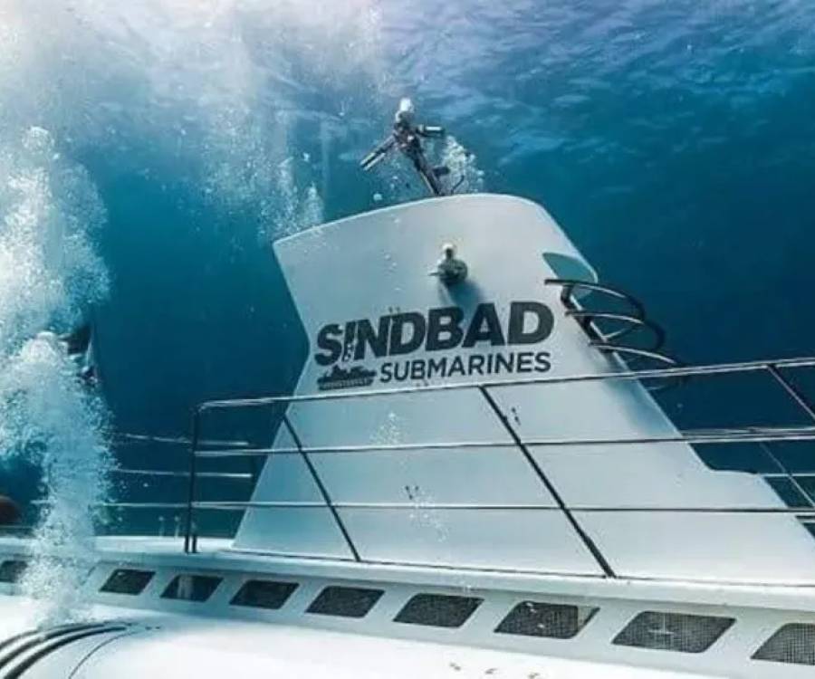 Un submarino se hundió cerca de la costa del Mar Rojo y hay al menos seis turistas muertos