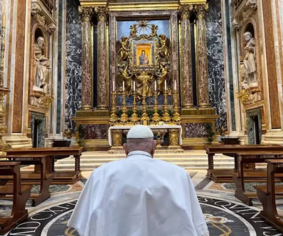 Francisco visitó la Basílica de Santa María la Mayor antes de la Semana Santa