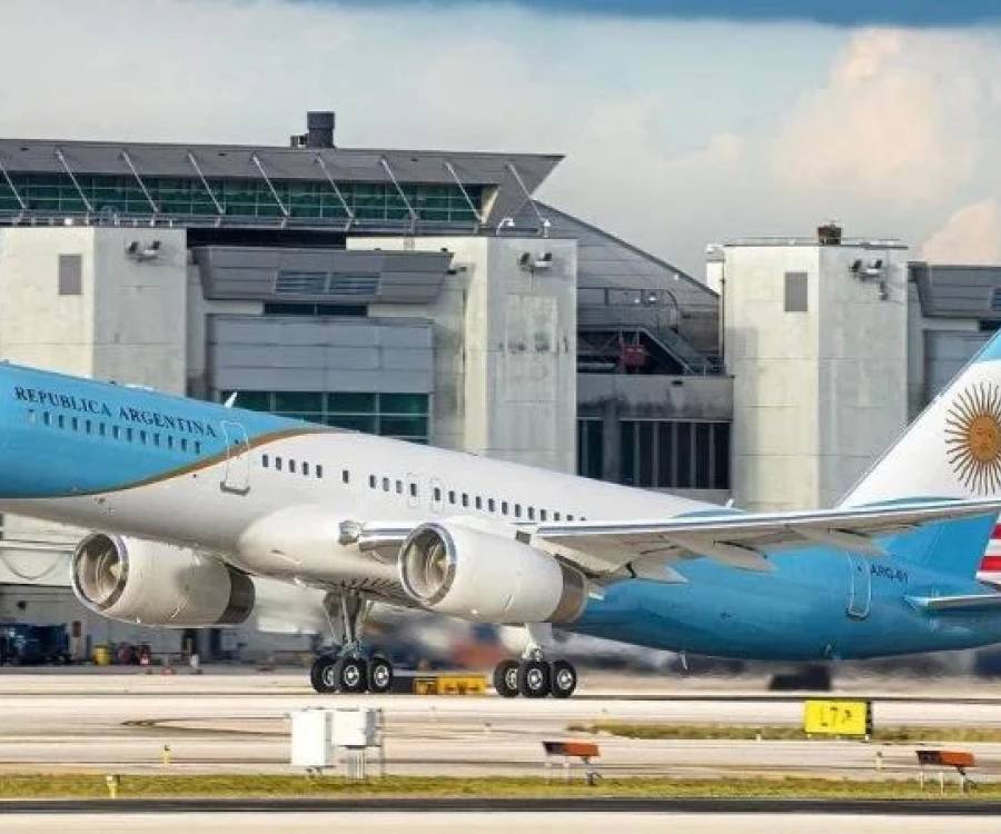 Demandan a la Argentina por no pagar el combustible del avión presidencial