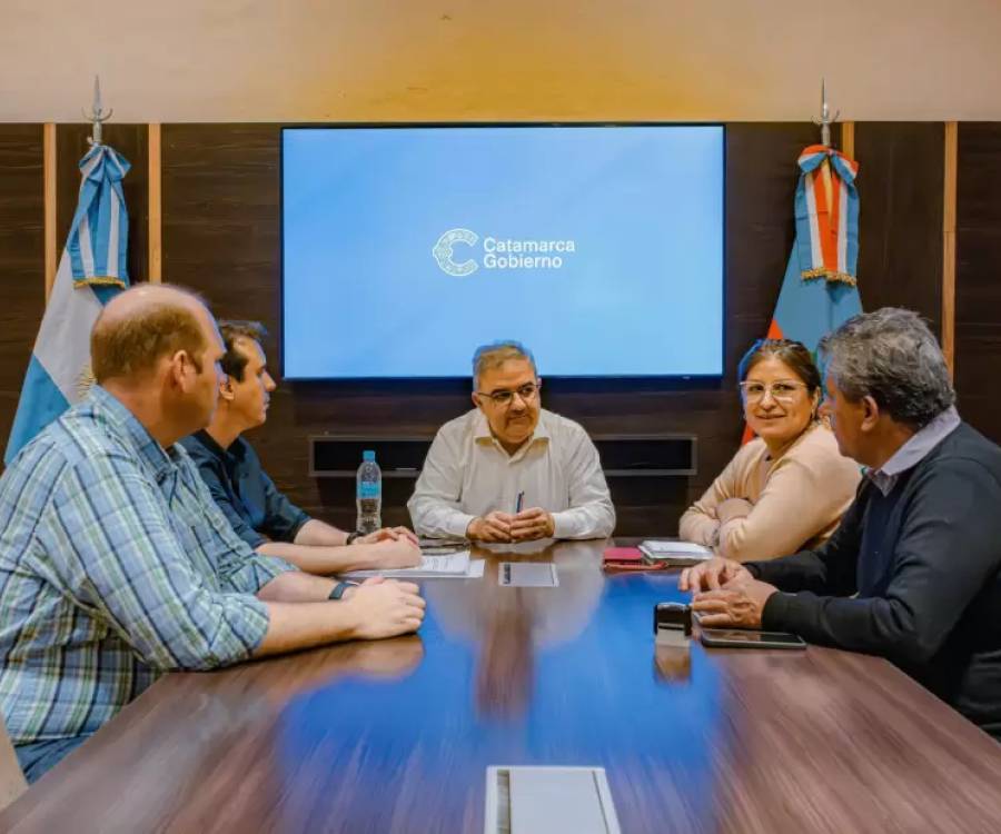 El Gobierno acordó obras para Santa María y San José
