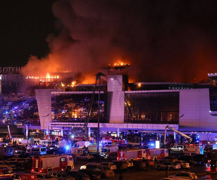 Ataque terrorista en Moscú: tiroteo e incendio en un concierto deja 143 muertos