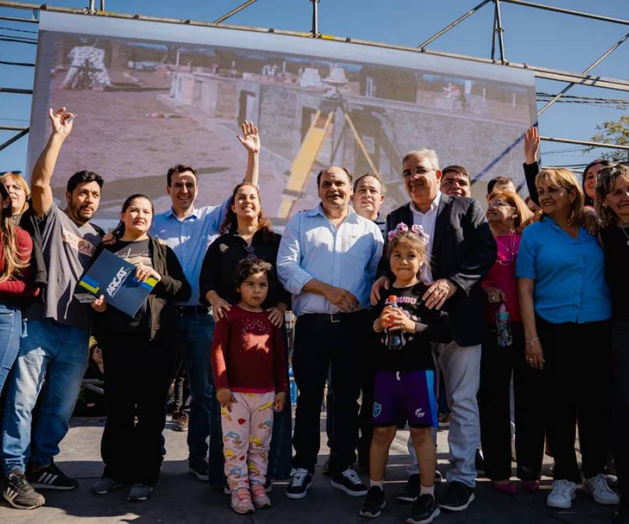 Barrio Santa Marta: 427 familias recibieron sus escrituras tras décadas de espera