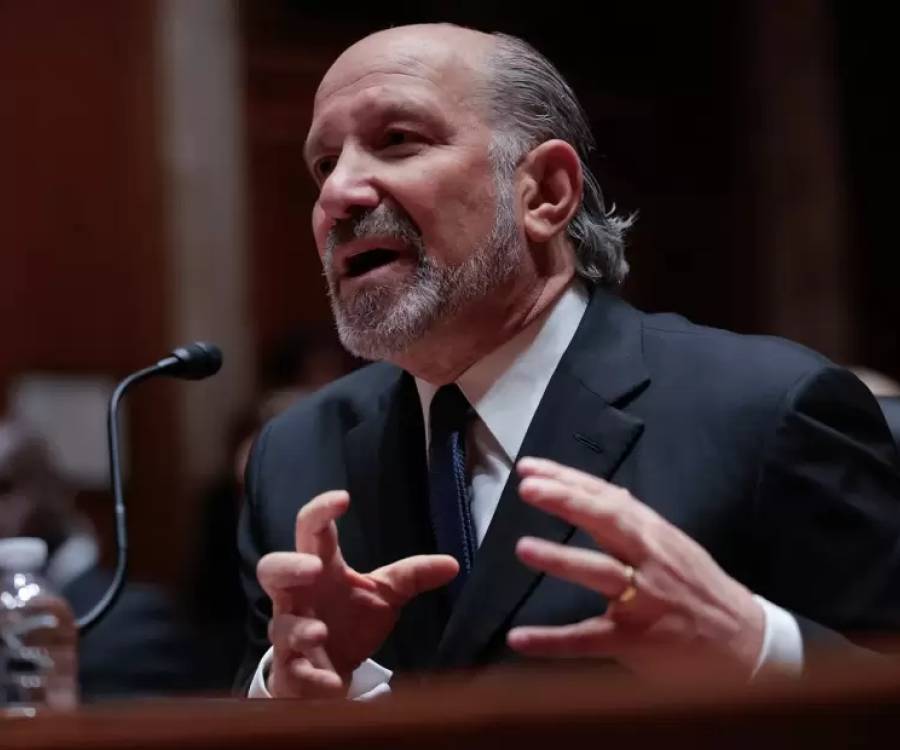 Un funcionario clave de Trump admitió que visitó la isla privada de Epstein