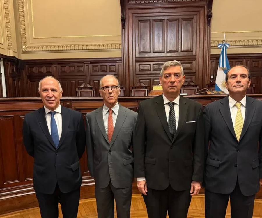 La Corte impulsa una reforma para limitar la influencia política en los concursos de jueces