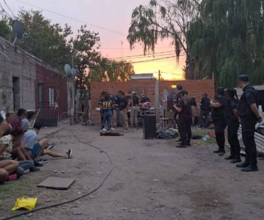 Rosario: treinta allanamientos y seis detenidos por crímenes y atentados