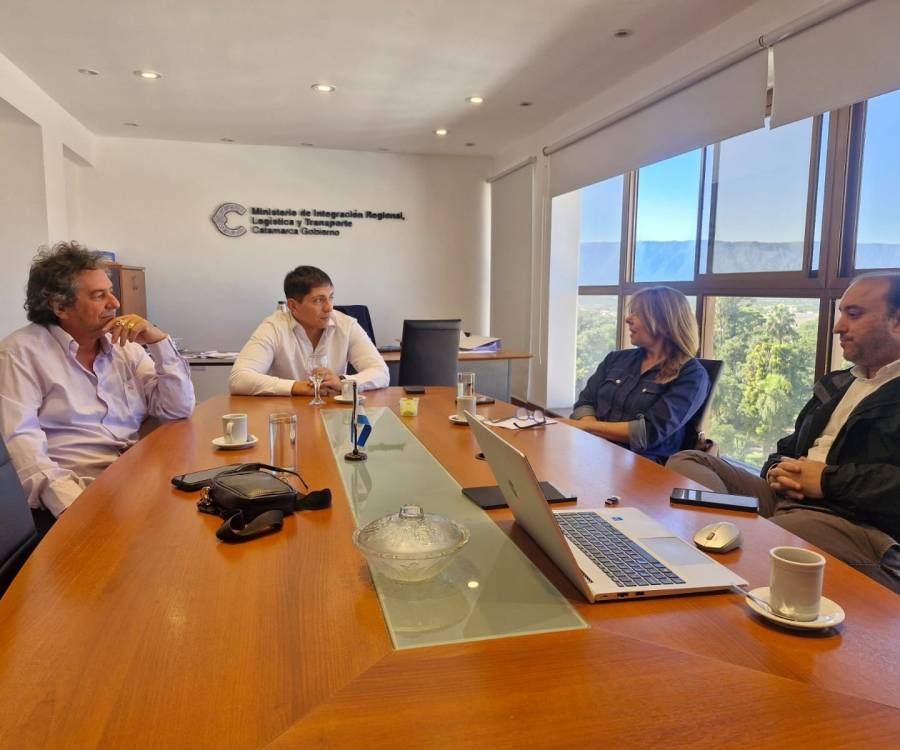 Gobierno y empresas de transporte acordaron reducir el servicio de 22.00 a 24.00 horas