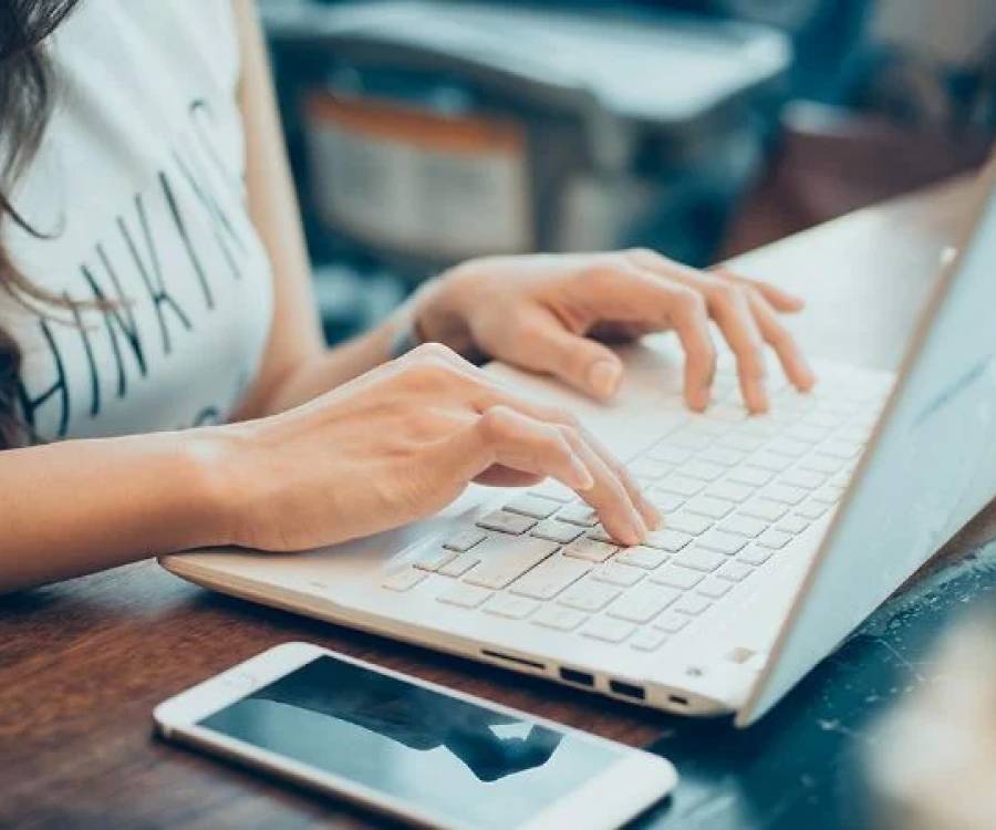 Por medio de un decreto, el Gobierno liberó el mercado en telefonía, Internet y cable