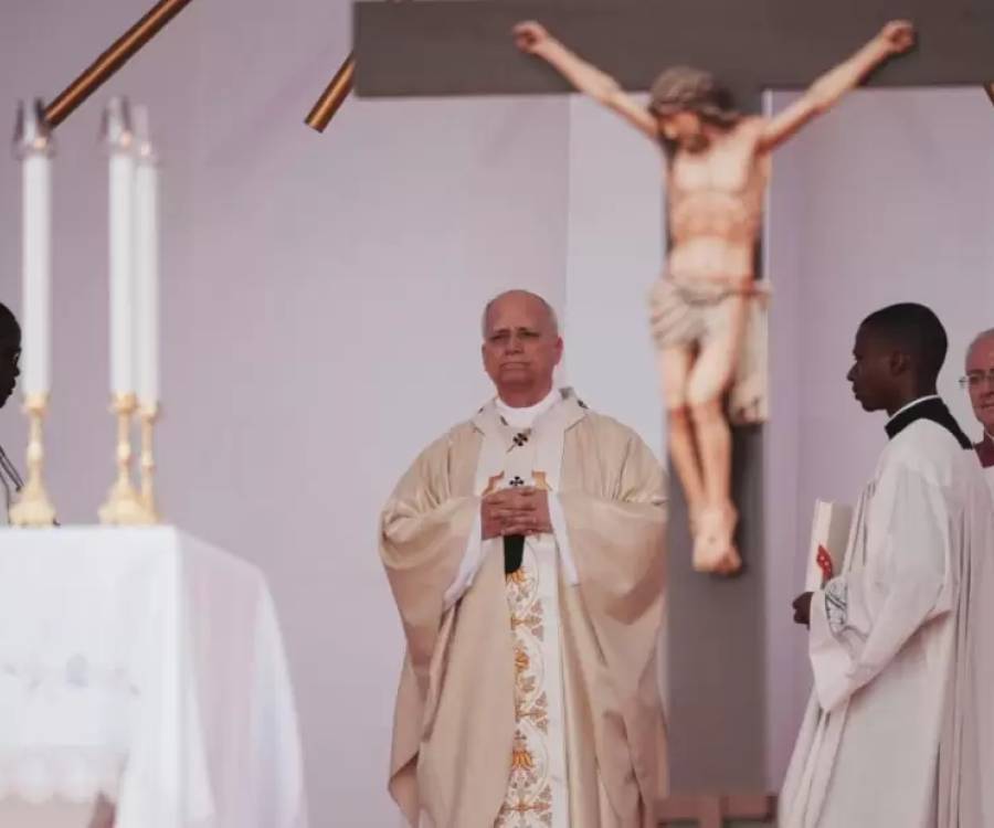 León XIV inicia su viaje a Angola para abordar la historia del comercio de esclavos